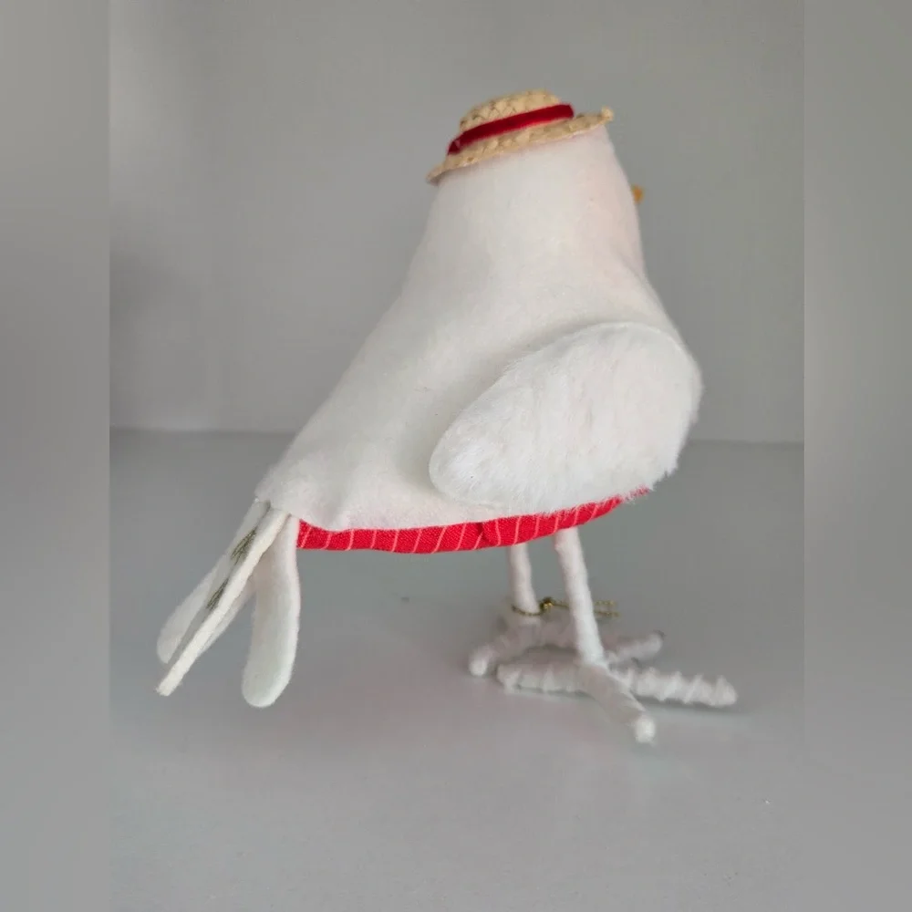 Target Featherly Friends 2023 Valentine Bird “Jet” w/ Bouquet & Straw Hat